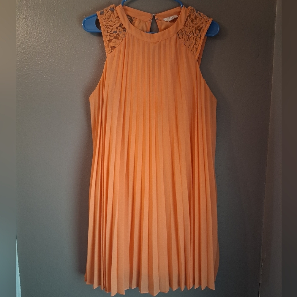 Entro Orange Pleated Dress With Lace Detail Size Large